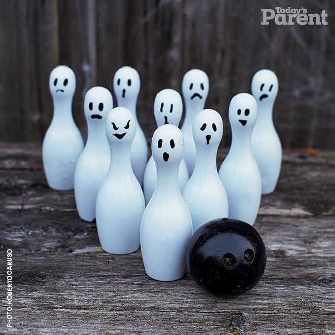 Halloween ghost bowling