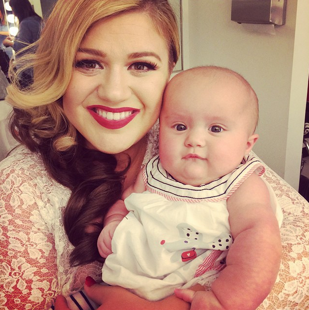 Kelly Clarkson baby photos