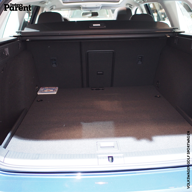Volkswagen Golf Sportwagen trunk