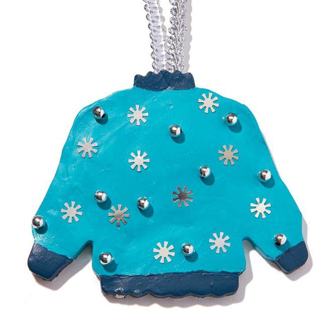 Sweater-shaped ornament 