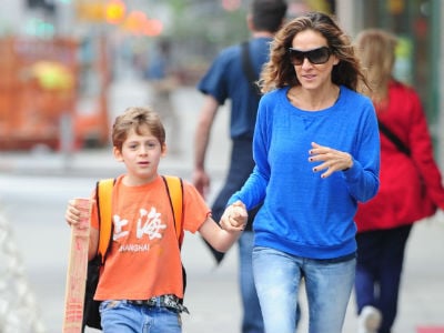 Sarah Jessica Parker and the wedge sneakers