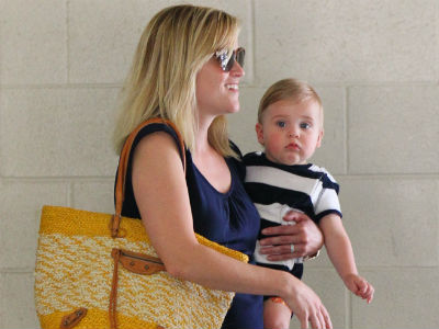 Reese Witherspoon and baby Tennessee: First Photo!