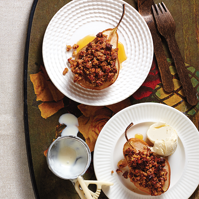 Baked Pears With Honey Crumble