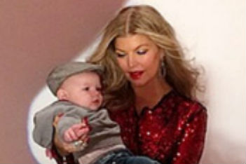 Fergie shares glamourous selfie with baby Axl