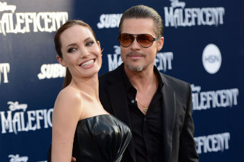 Just married: Angelina Jolie and Brad Pitt!