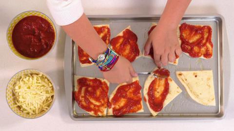 Cooking with kids: Easy Pizza Bites