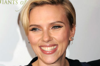 Scarlett Johansson: I'm nursing and I love it