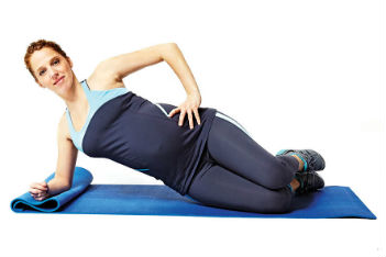 Pregnancy workout: Core and shoulders