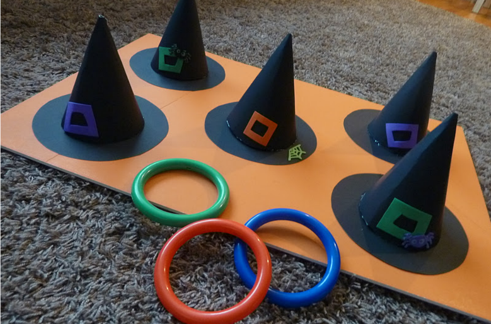 Witch's hat ring toss