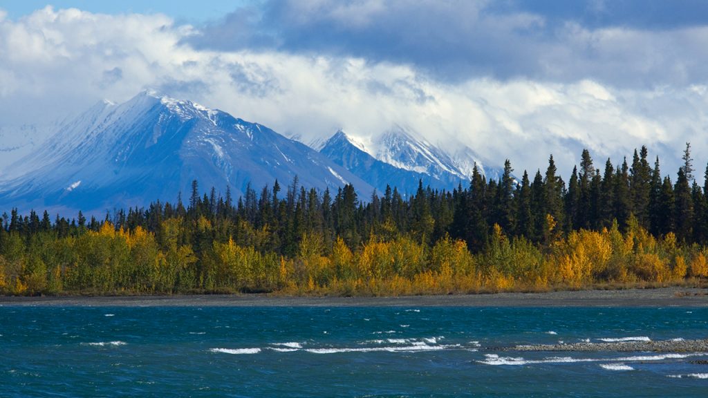 25 places every canadian kid should see Yukon280x960