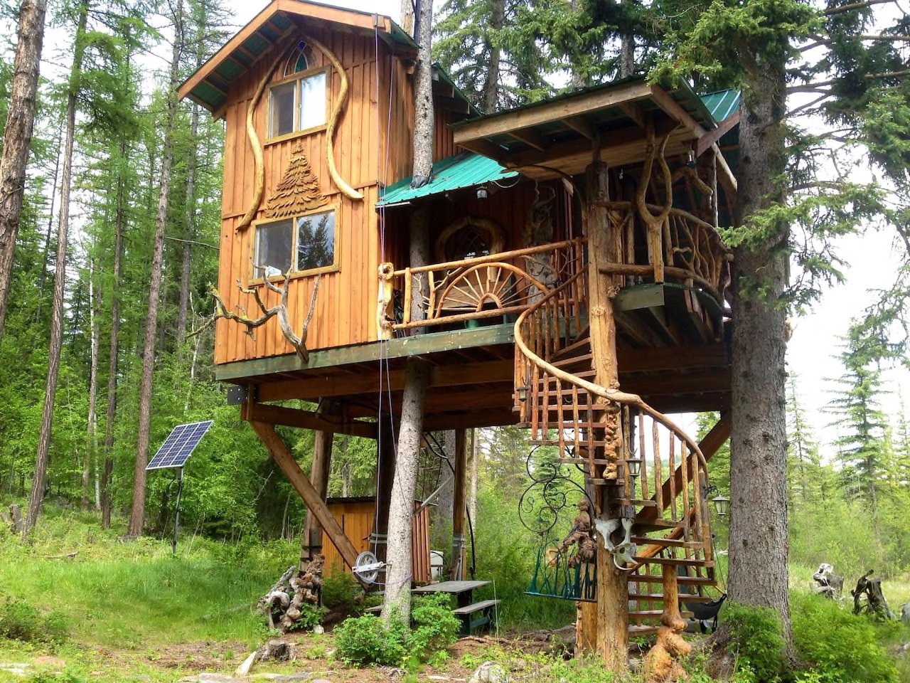 Treehouse with a Rocky Mountain view, Wardner, B.C.
