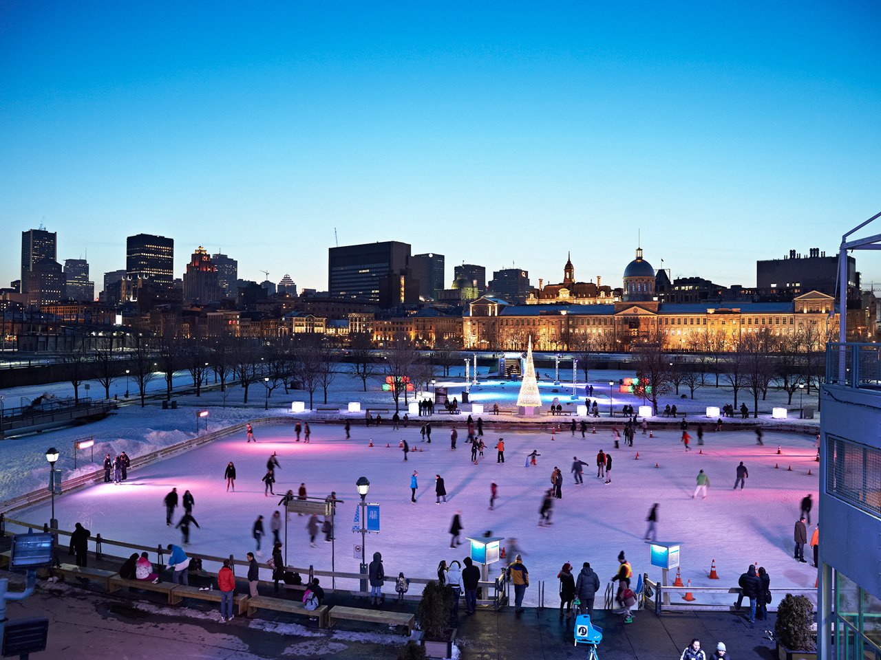 11 awesome outdoor skating rinks in Canada