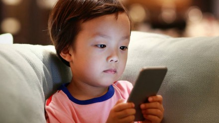 Sorry, parents, Apple can’t keep kids from getting addicted to phones
