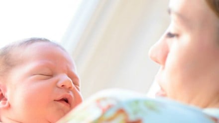 Newborns with opioid withdrawal do better cared for by mom instead of the NICU