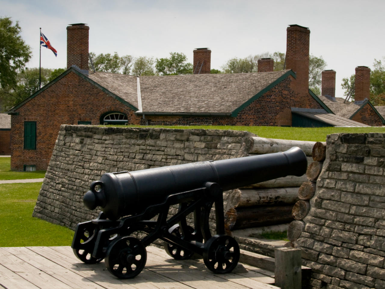 cannon and fort york building