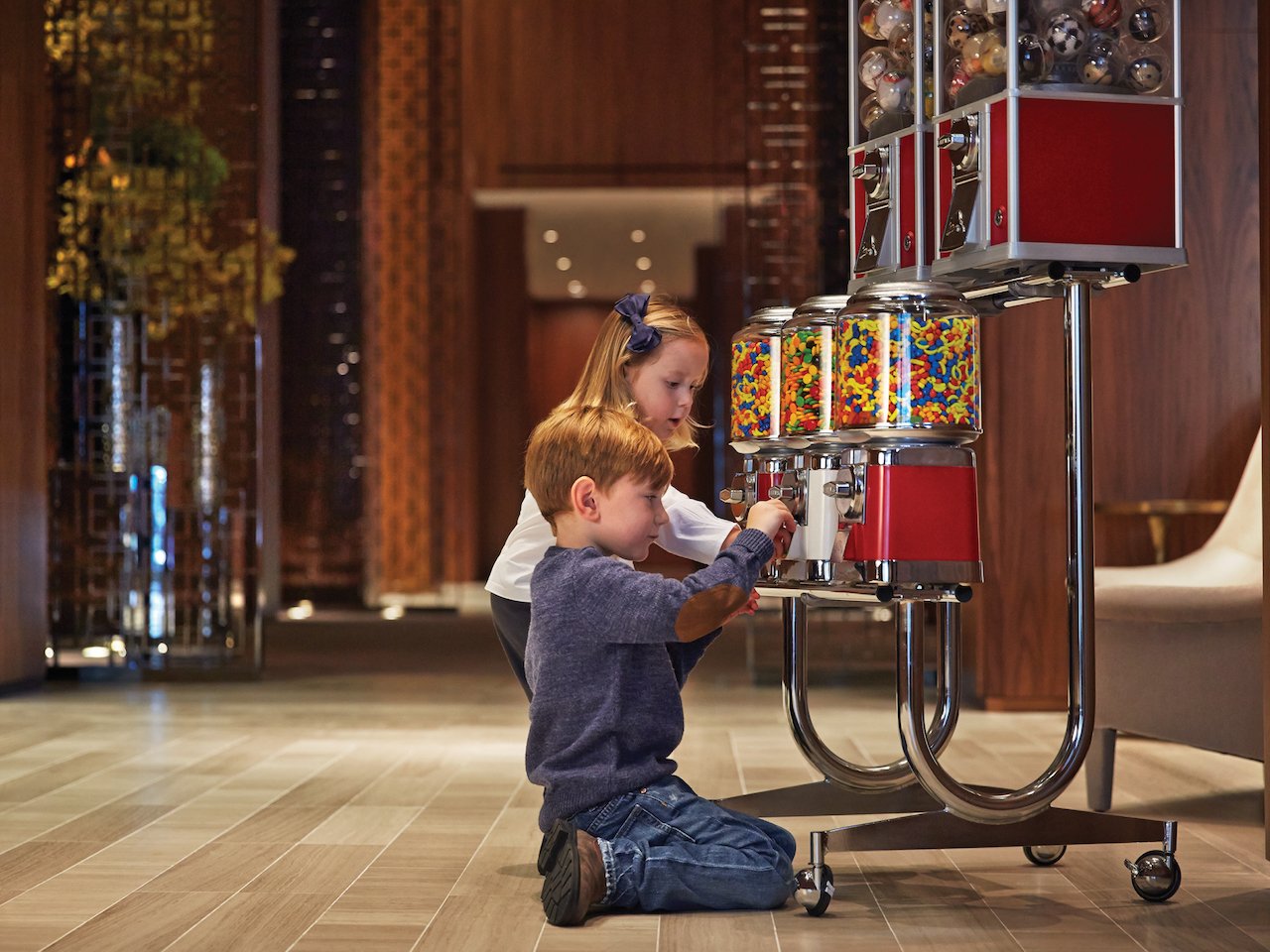 kids using candy vending machines