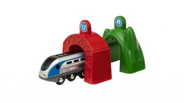 Brio World Smart Engine with Action Tunnels