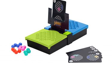Kanoodle Head-to-Head: A two-player puzzle-matching game