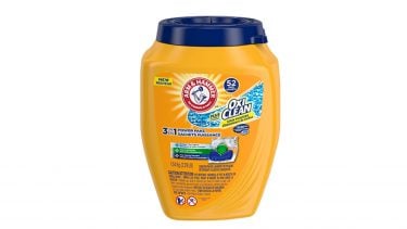 Container of Arm & Hammer Plus OxiClean 3 in 1 Power Paks