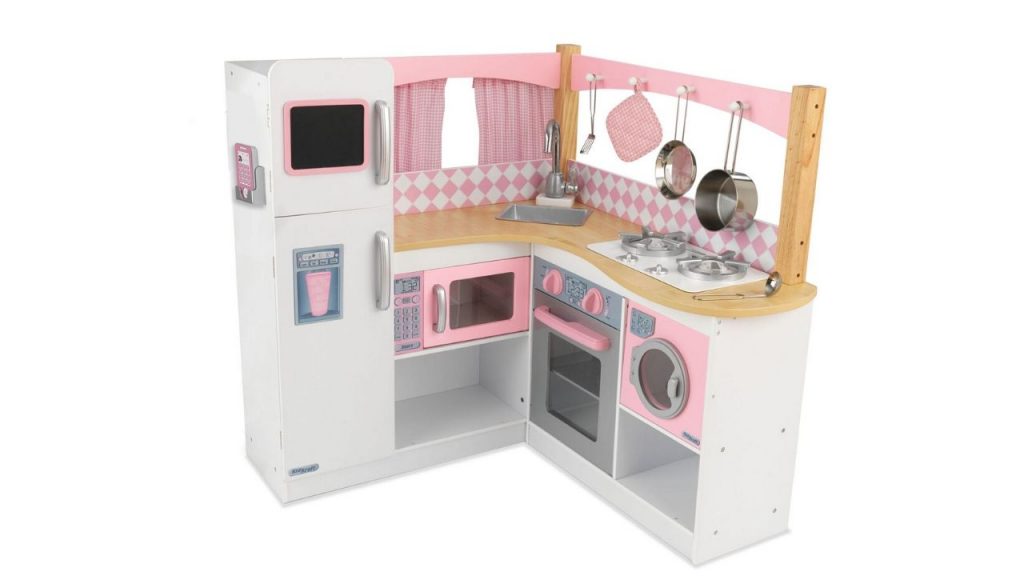 Pink wooden kitchen