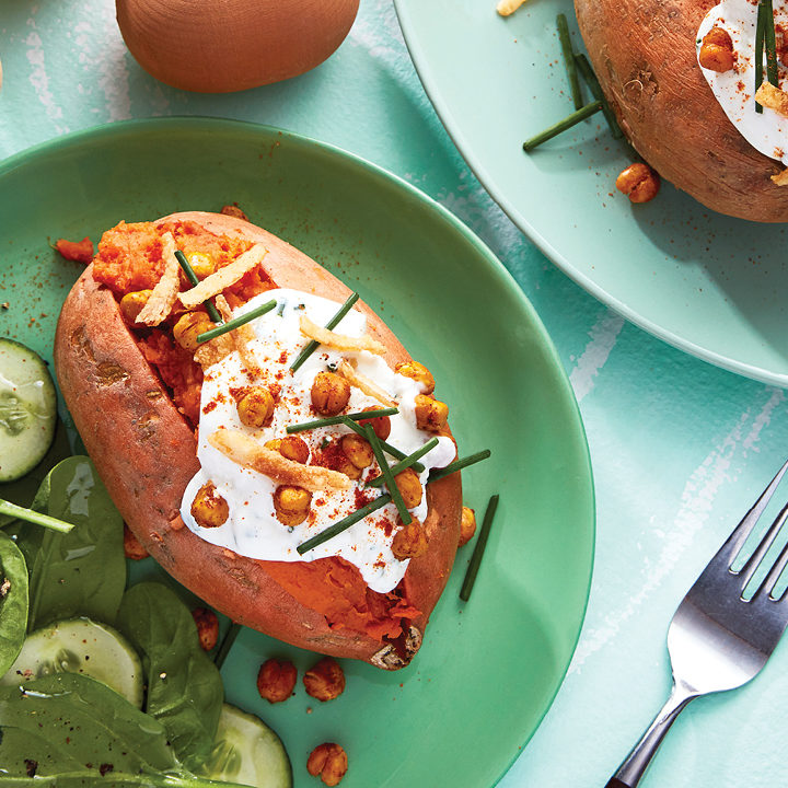 Baked sweet potato with roasted chickpeas