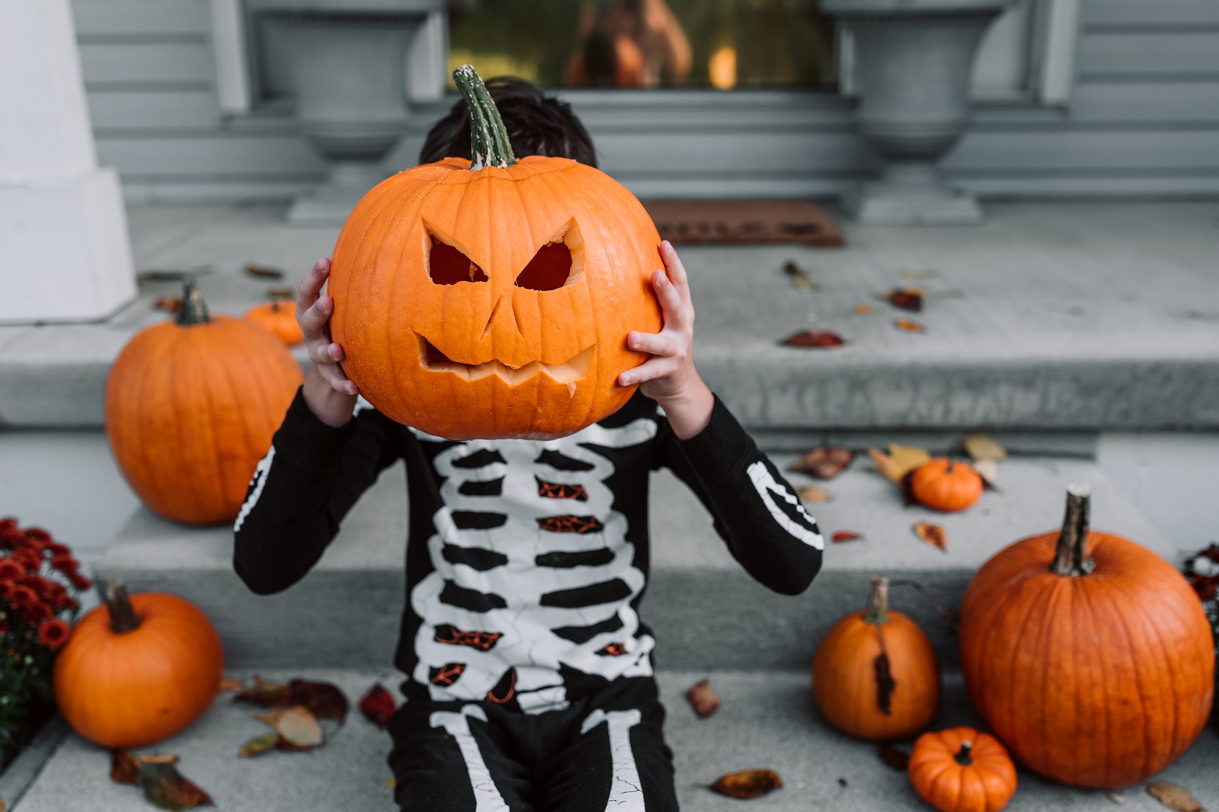 Halloween is on! Just follow these 6 rules to keep kids safe