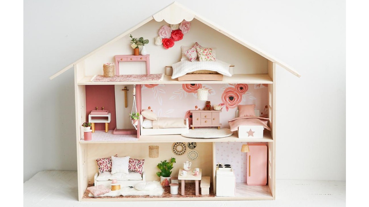 custom doll house