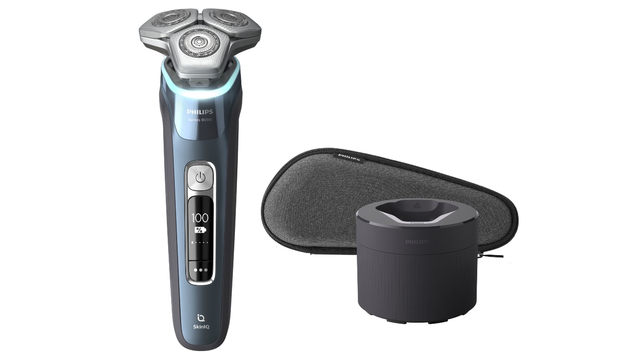 Wet and dry electric shaver from Philips with cleaning pod and case