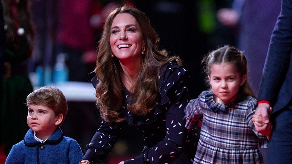 Photo of The Duke and Duchess Of Cambridge And Their Family Attending Special Pantomime Performance To Thank Key Workers