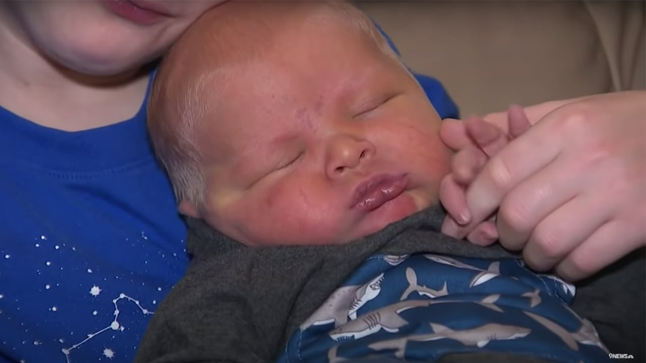 This mom just delivered a 14-pound baby after 19 miscarriages