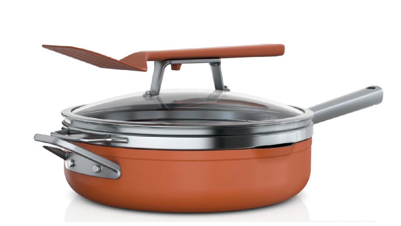 orange pan with matching flipper
