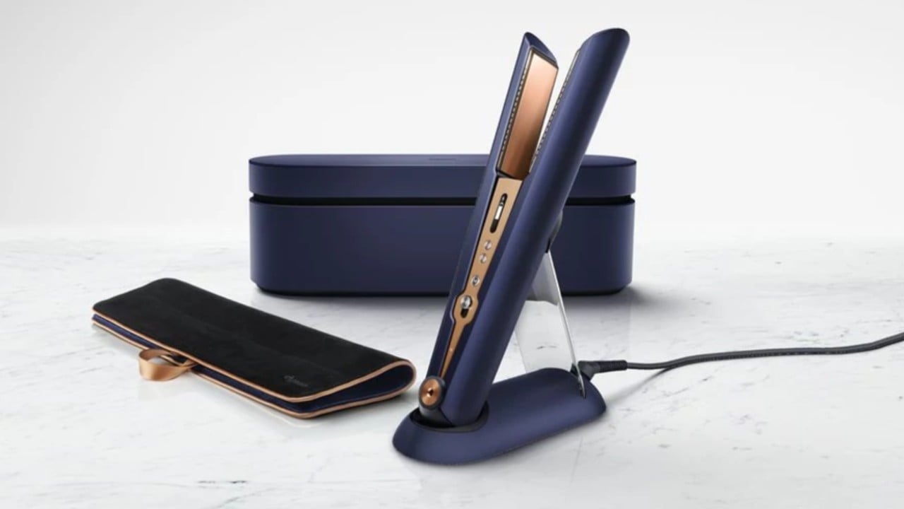 Dyson hair straightener with case and brush set