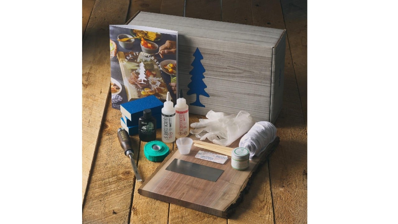 Rustic kit with box, walnut wood, tools, how-to book